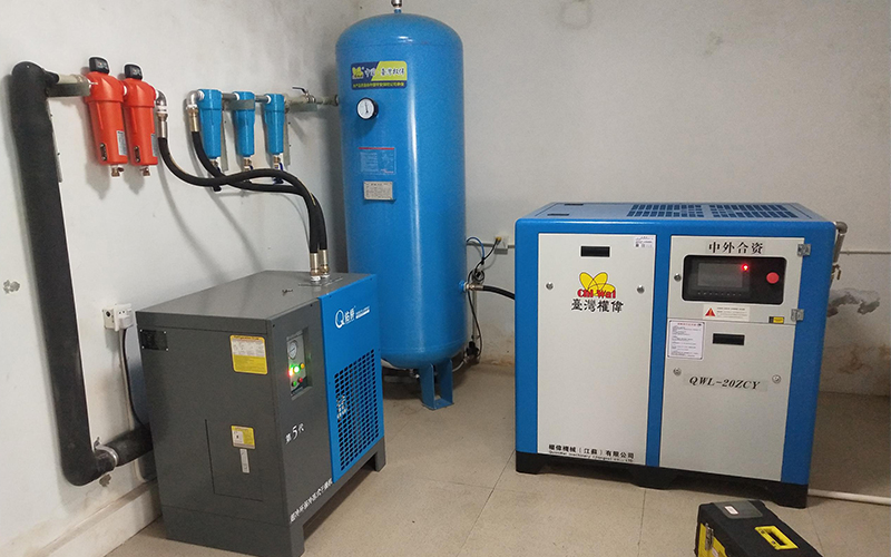 嘮嘮怎么做可以防止空壓機(jī)油乳化？