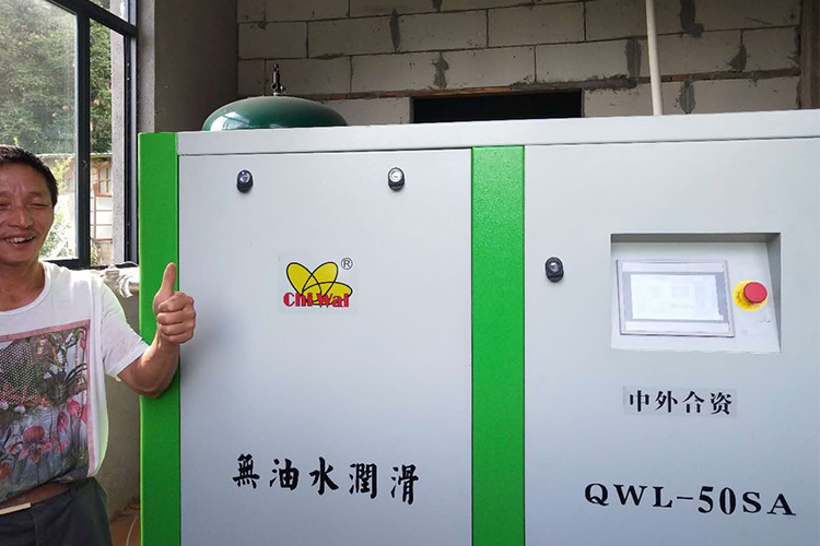 權(quán)偉無(wú)油螺桿空壓機(jī)
